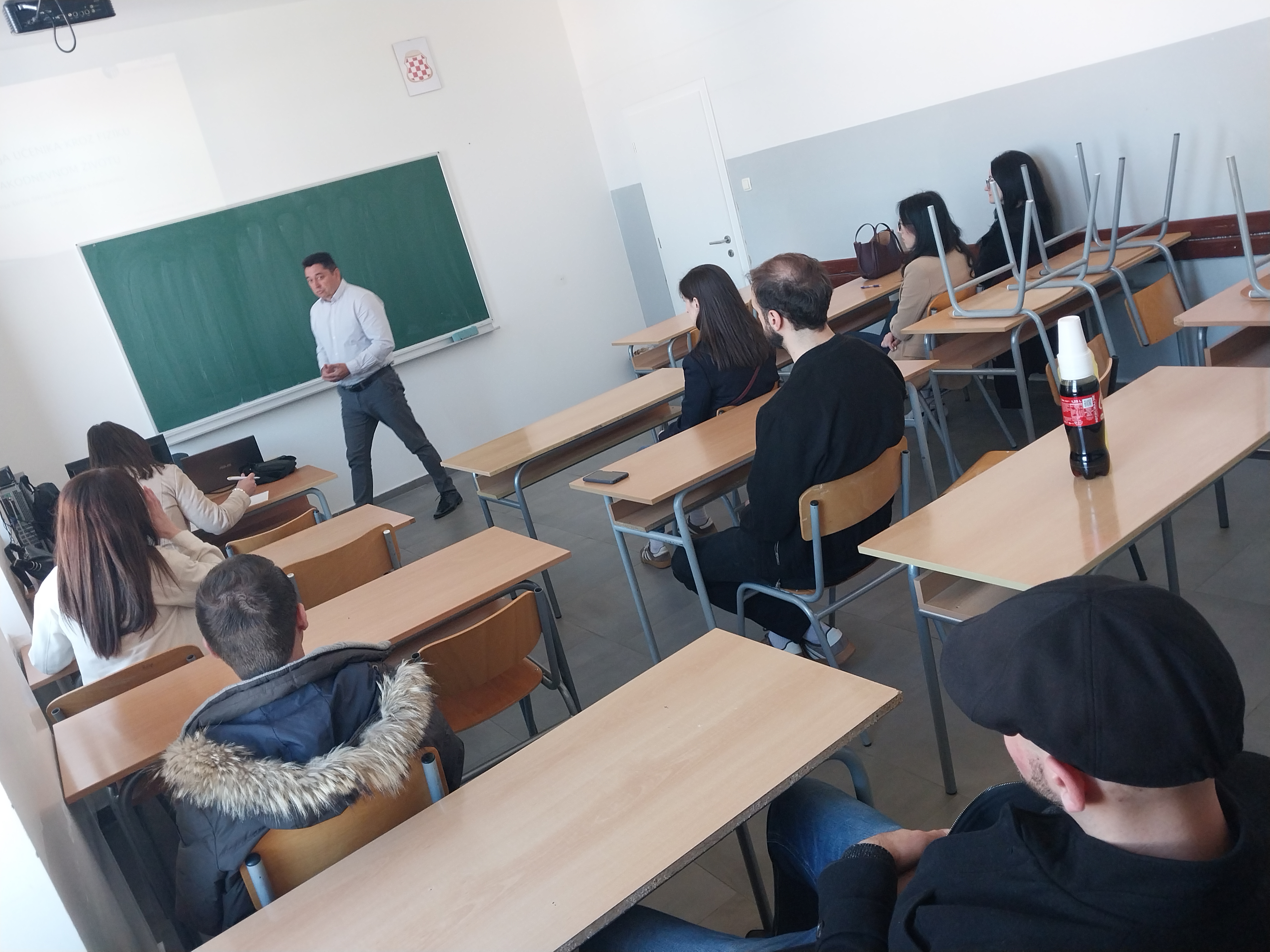 Održana edukacija „Motivacija učenika kroz fiziku u svakodnevnom životu“ 